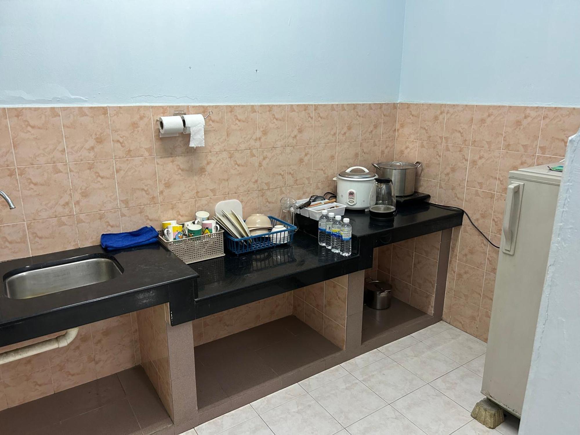 Serene Bukit Beruang 4 Full Aircond & Netflix By Ezyroom Melaka Ayer Keroh